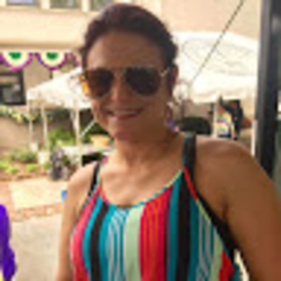 Meet your Posher, Desiree' - Picture 1 of 1